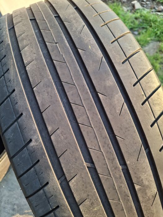 2 Anvelope de vară 225 55 r18 Vredestein