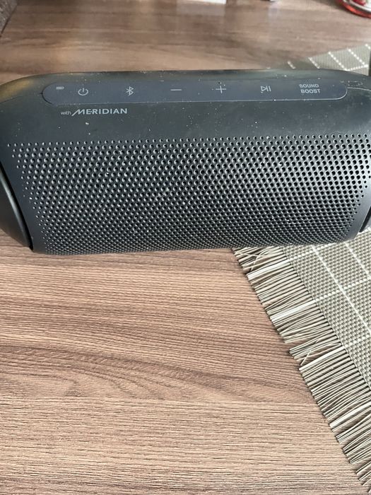 Продам колонку работает от блютуз