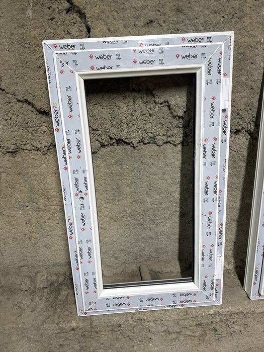 Пластиковые форточка размер 96х56