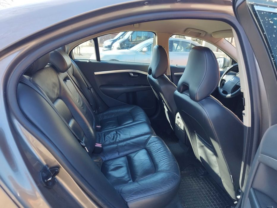 De Vânzare, Volvo S 80