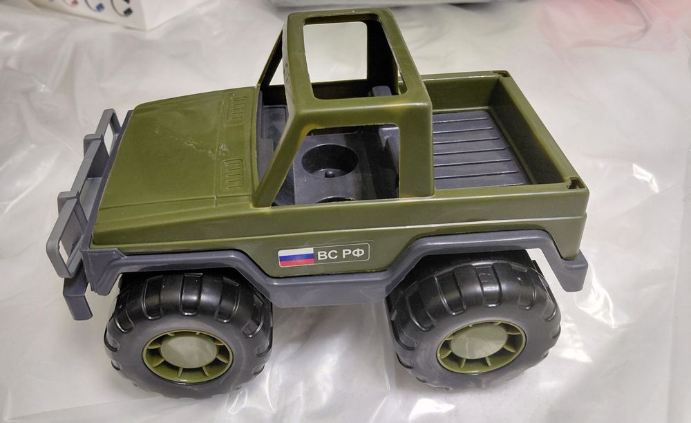 Продам машинки, самолёты, вертолёты, танки, мотоциклы