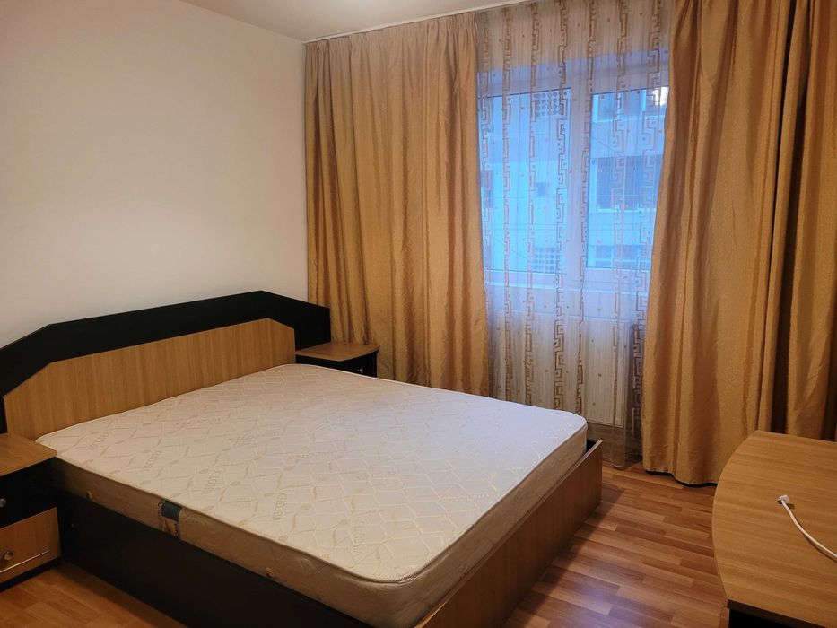 Ofer spre închiriere apartament 2 camere decomandat