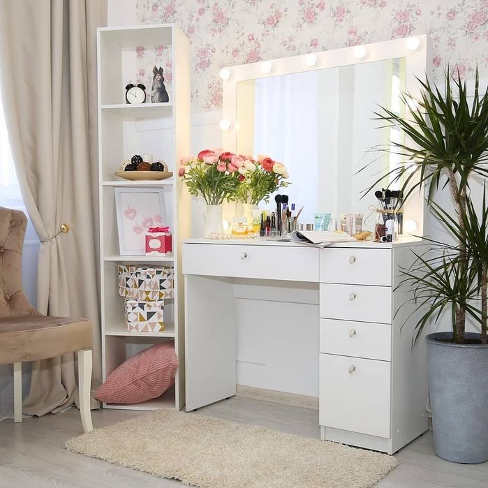 Для салон кросата туалитне столик