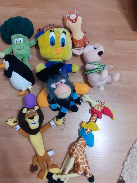 Lot jucarii 50 lei