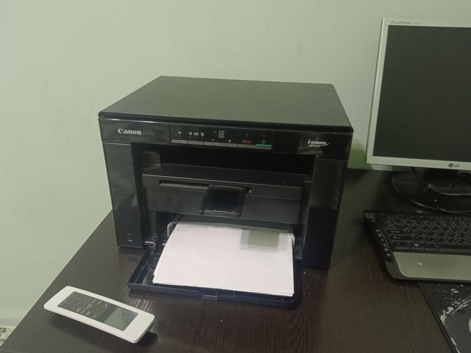 Копия ва кампутир ишлаб турибди пул зарур кампилик