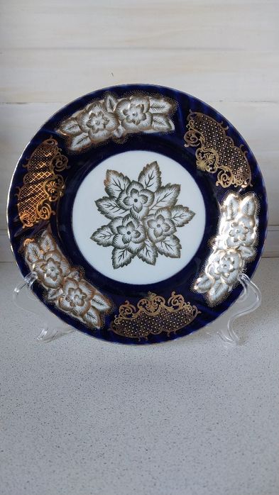 Антикварные-тарелки