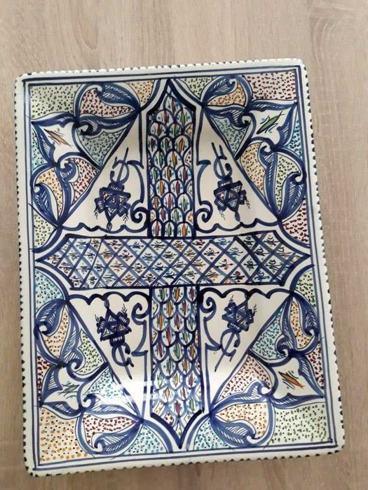platou mare din ceramica ,pictat manual