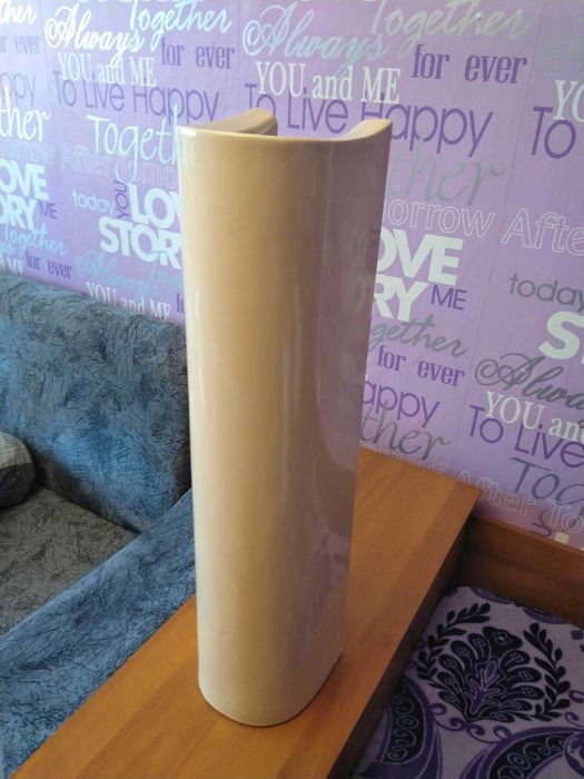 Конзола за мивка неизползвана