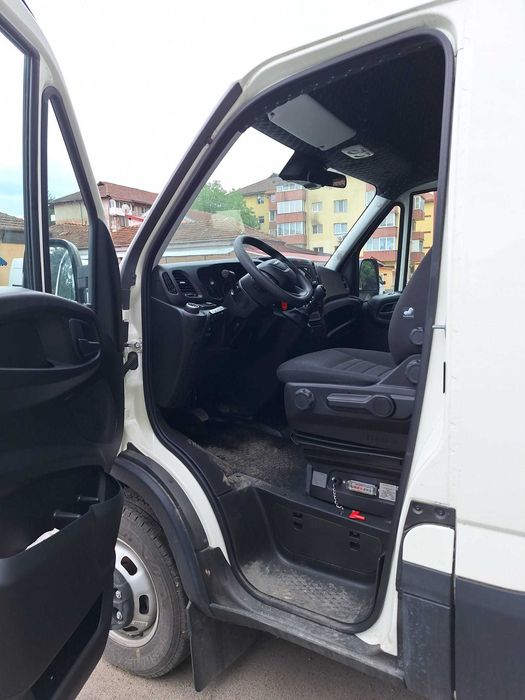 Iveco Daily Bus 50C18H (1.250 km - NOU) – Predare Leasing UniCredit