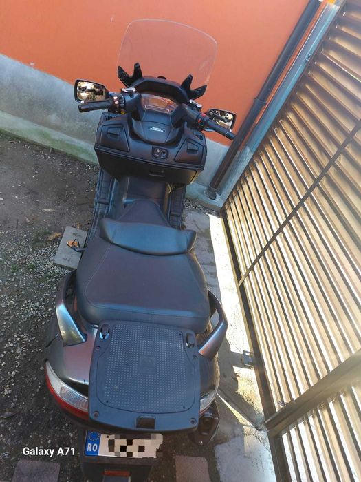 Suzuki Burgman Executive 650 cc