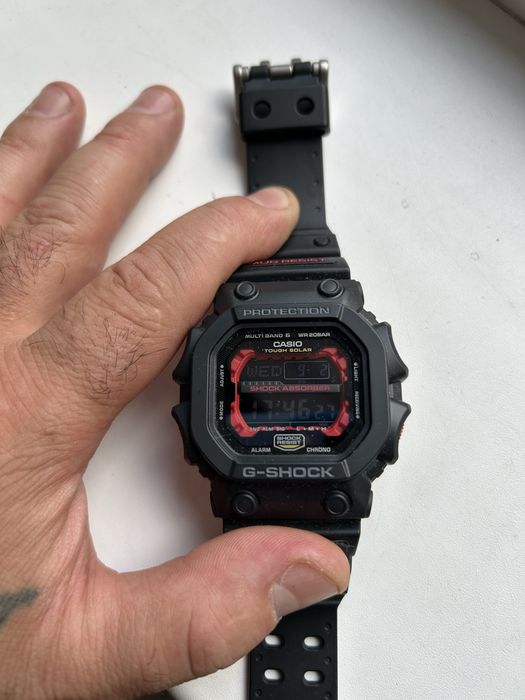 Vand doua ceasuri g-shock solare
