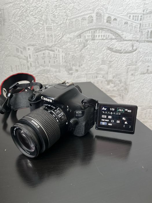 Продам Canon EOS 600D