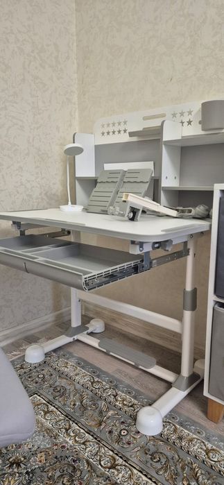 Продам растущий стул и парту