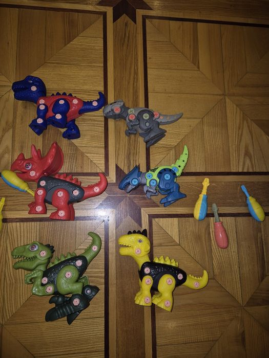 Продам конструктор динозавров б/у