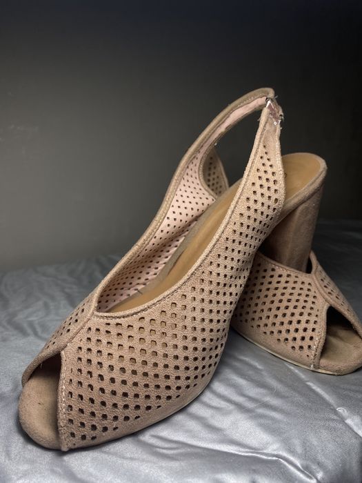 Босоножки продам