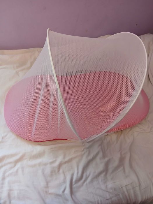 Палатка легло за бебе с комарник.