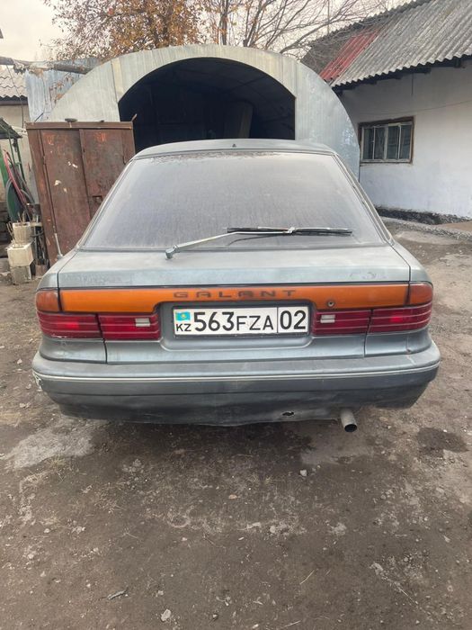 Mitsubishi Galant