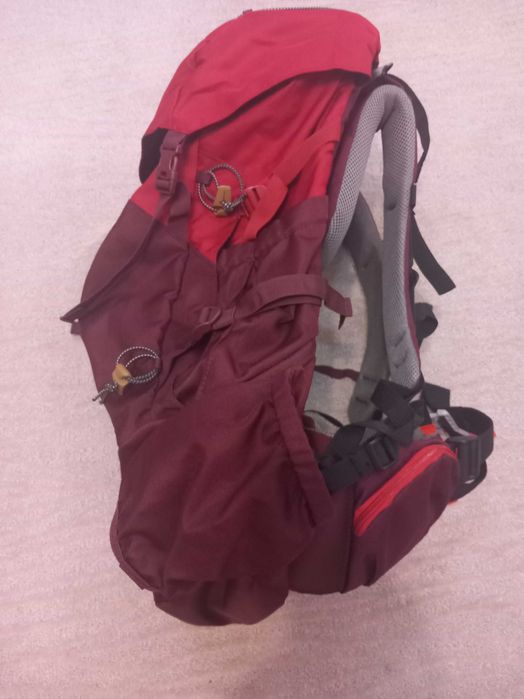 Rucsac 50 l pentru drumeții. Nou