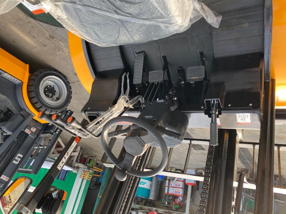 Stivuitor Motostivuitor Nou Teren Accidentat NOU de 3,5t - STOC!