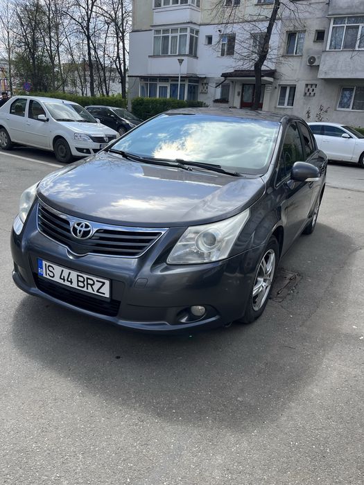 TOYOTA Avensis