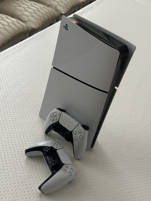 PS5 Slim с дисководом