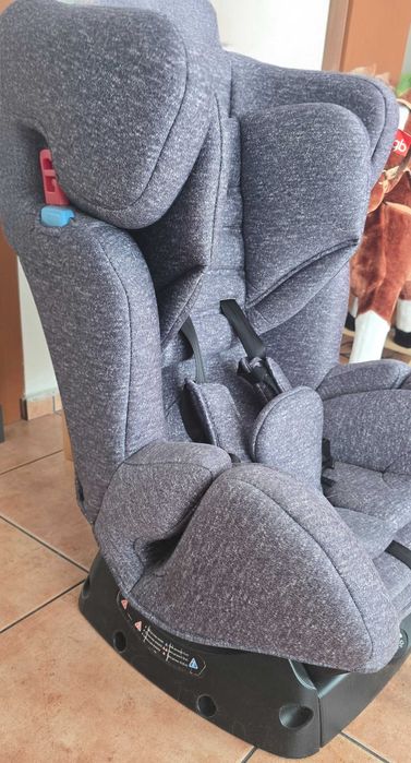 Продавам столче за кола Geoby CS888E за деца на възраст от 0 месеца до 25 кг (0+/I/II)