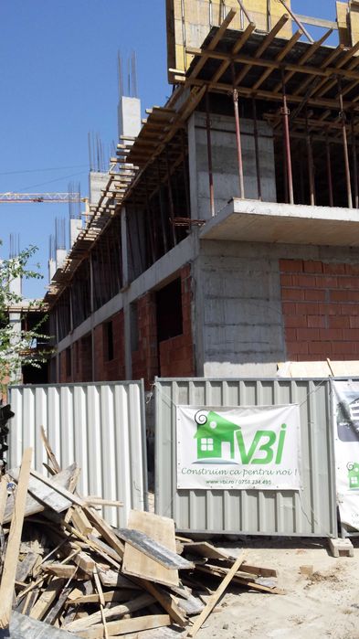 Decomandat 2 camere + 2 locuri parcare, zonă de case, Sălăjan