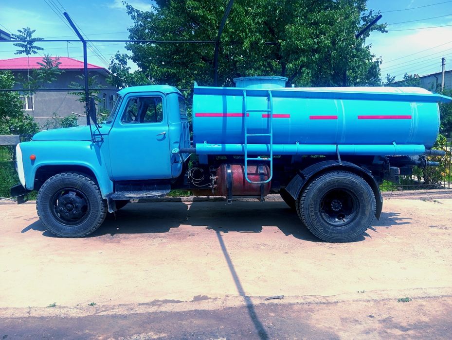 Gaz 53 vodavoz sotiladi