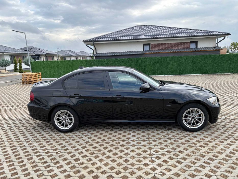 BMW 318i, benzina 140 cp, 2011