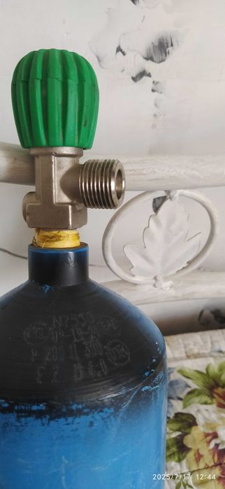 Кислородный медецынский балон 2литра