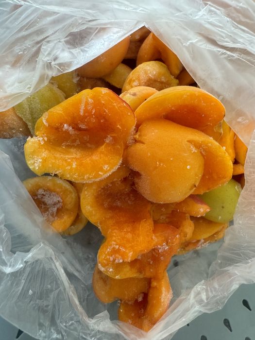 Урюк замороженный