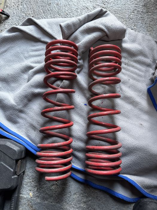 Задние пружины на Мерседес Ауди Фольксваген