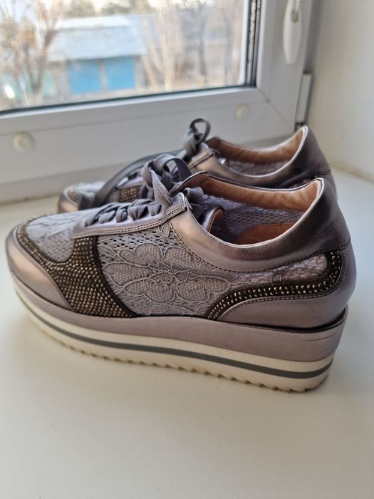 Продам крассовки