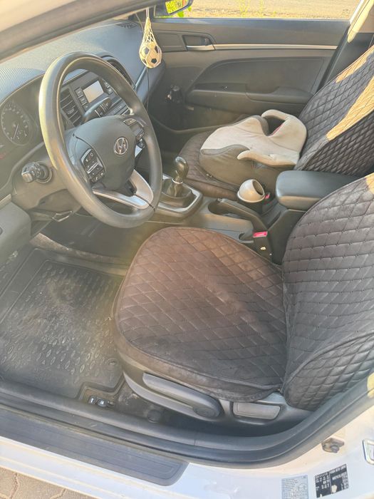 Продам машину Hyundai Elantra