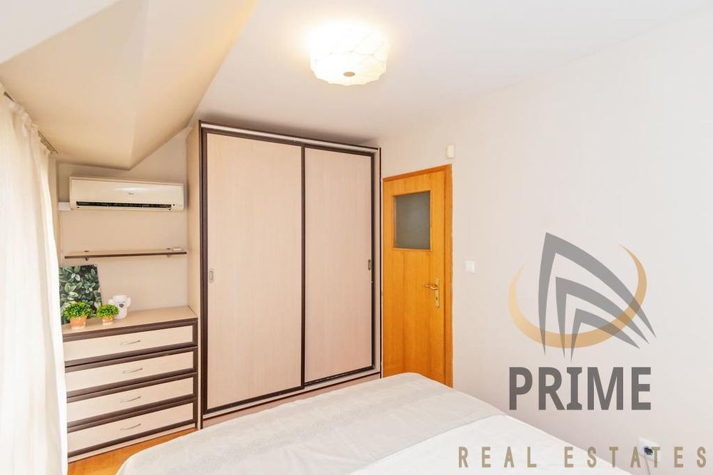 Център тристаен апартамент обзаведен