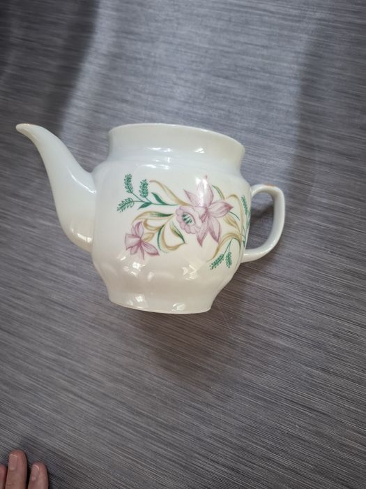 Захарница ,латиера и чайник от порцелан на Изида