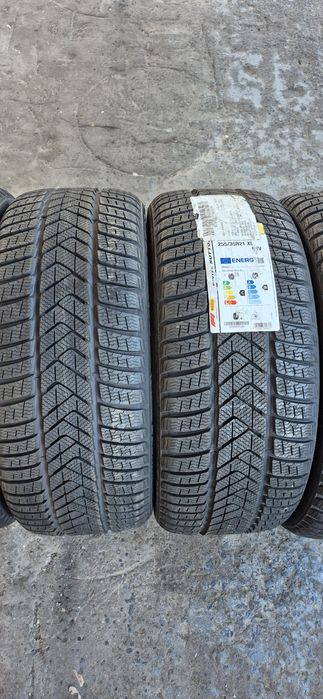 4 anvelope iarna noi  Pirelli,255/35/21,dot 2022.Pretul este pe bucata