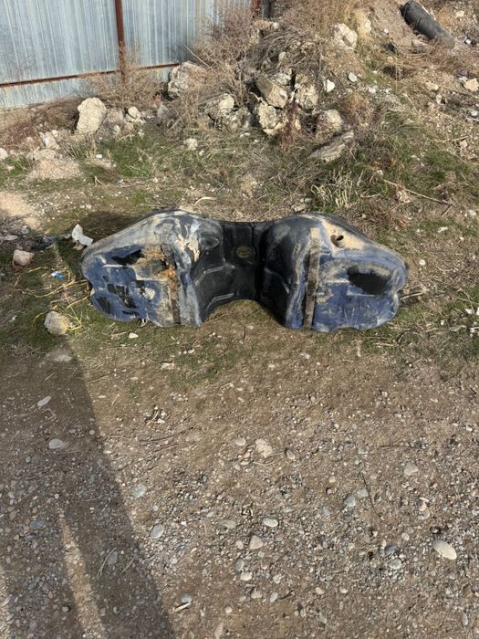 Топливный бак от бмв е38