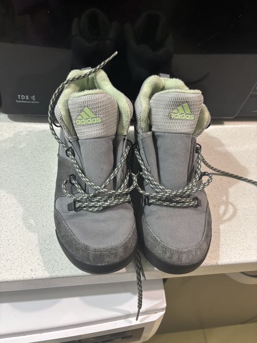 Bocanci Adidas marimea 34