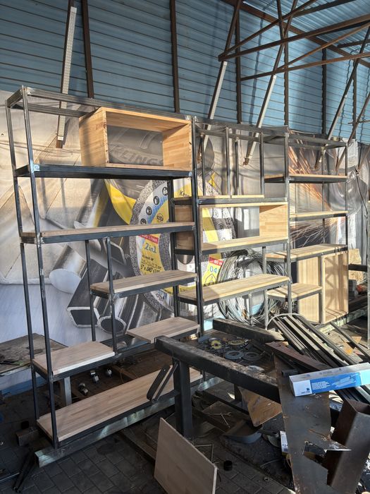 Raft fier cu lemn natural 3 cm esenta tare stil industrial .