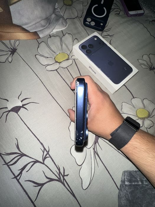 iPhone 17 pro max blue