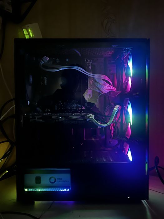 Игровой компьютер почти новый