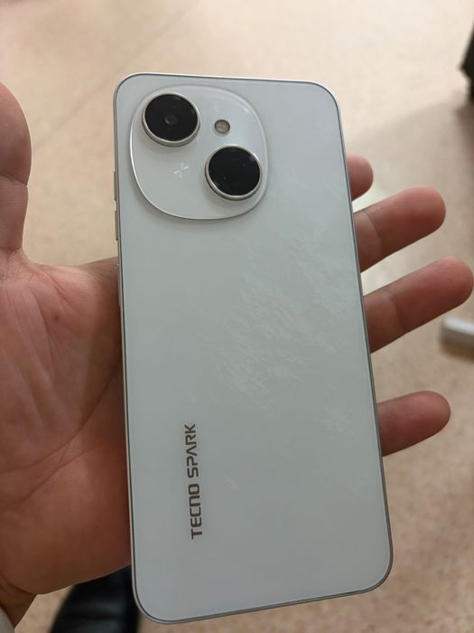 Телефон идеальный Tecno spark