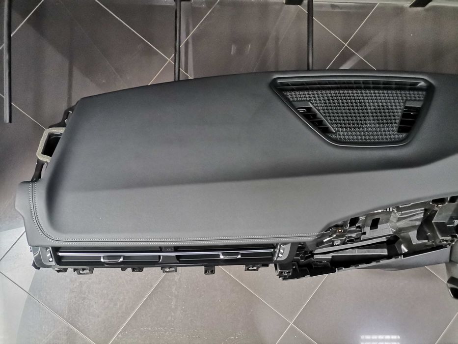НОВО Арматурно Табло BMW X1 U11 Черна Кожа RHD