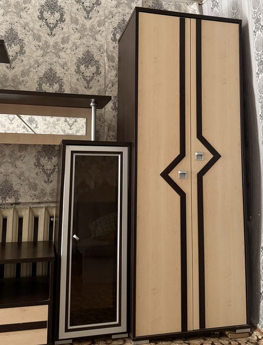 Продам мини стенку за 40тыс. Состояние хорошее.