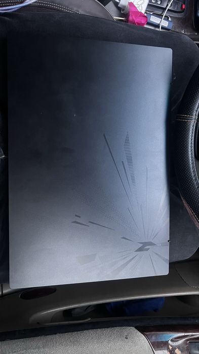 Новый ноутбук купил недавно