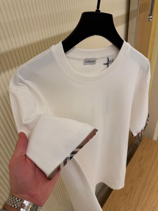 Burberry тениска изчистен стил