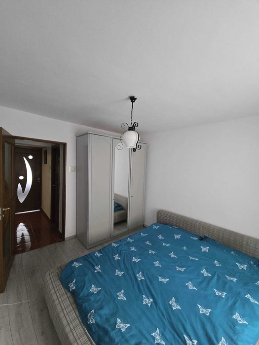 Vand apartament cu 3 camere zona Astra - Racadau