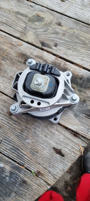 Tампон двигател десен BMW f30 B48