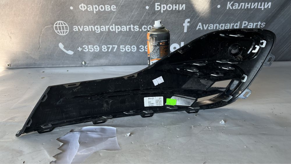Дясна основа/решетка за халоген Ford Focus MK4 2018-